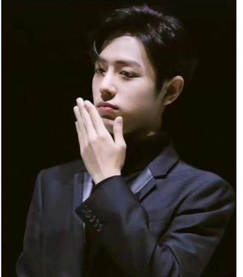 娱乐圈吃瓜爆料博主肖战,娱乐圈风云再起，吃瓜爆料揭秘幕后真相